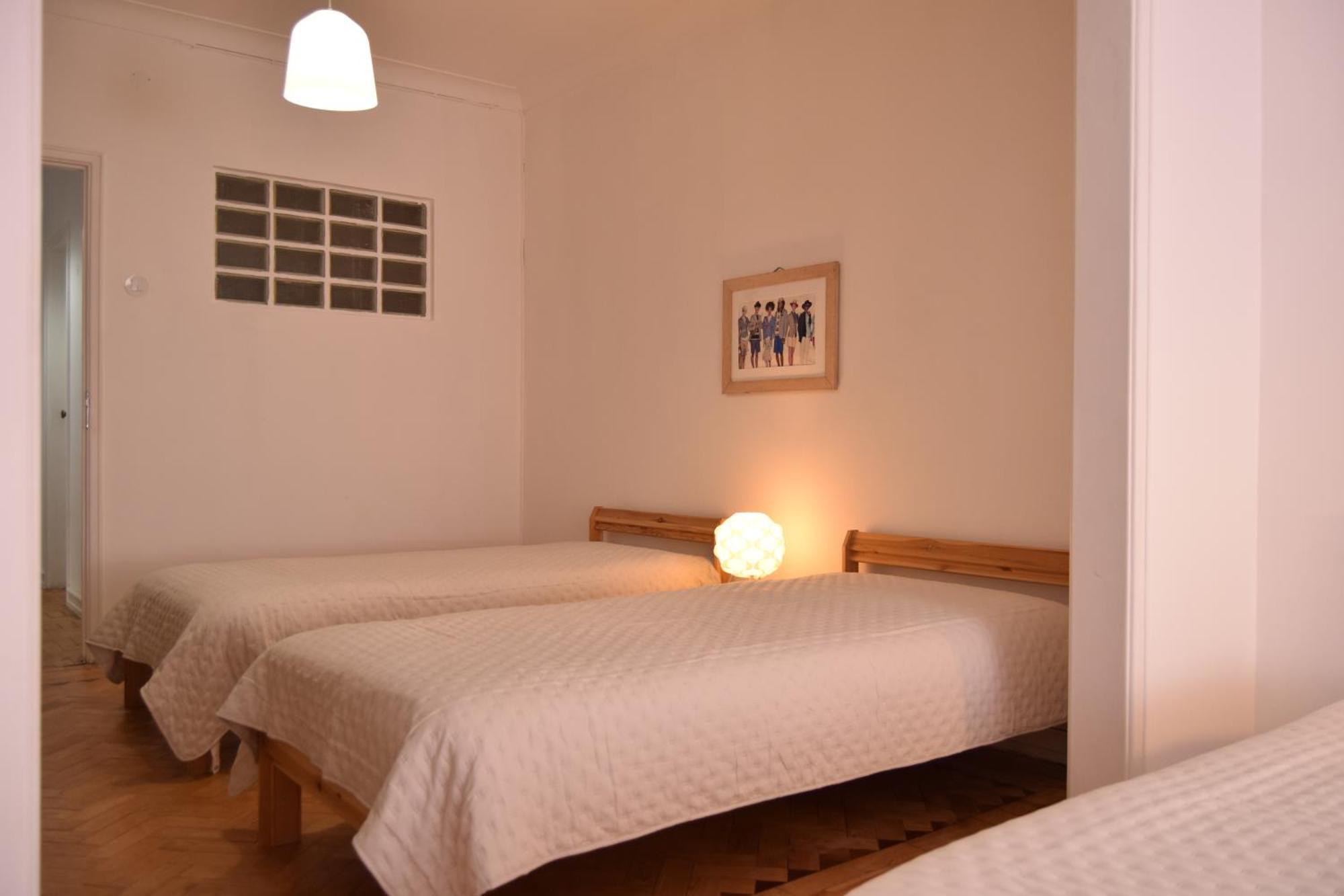 Young Apartment Lisbon Luaran gambar